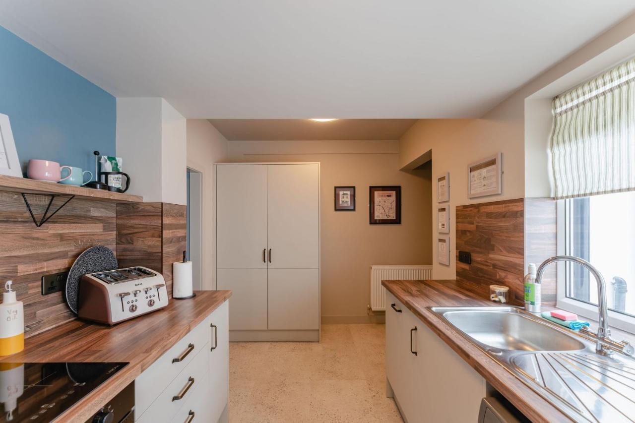 Swan House: Central City Retreat With Free Parking Holiday home *