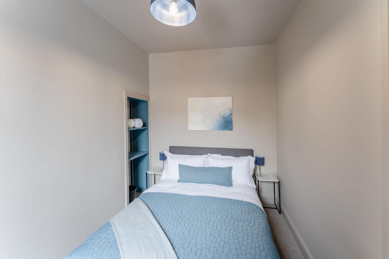 Swan House: Central City Retreat With Free Parking Holiday home