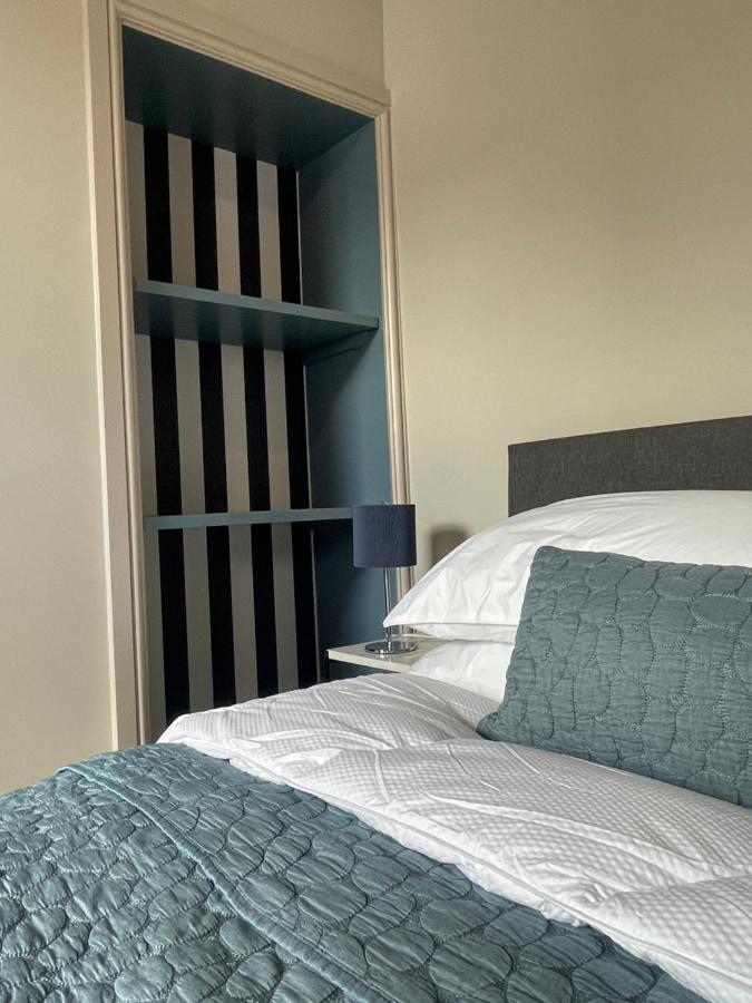 Swan House: Central City Retreat With Free Parking Holiday home York